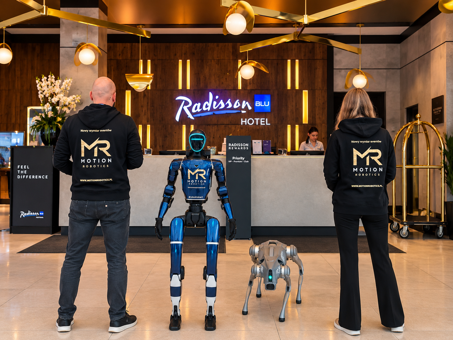 Robert i robot pies w hotelu Radisson Blu